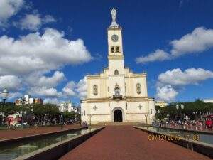 Catedral Nossa Senhora de Lourdes (Apucarana – 86800-970)